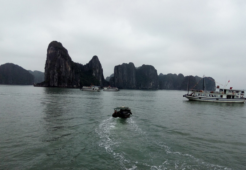 掘順頂管機(jī)廠家組織市場(chǎng)部員工游越南“下龍灣“ 力爭(zhēng)成為跨國(guó)企業(yè)